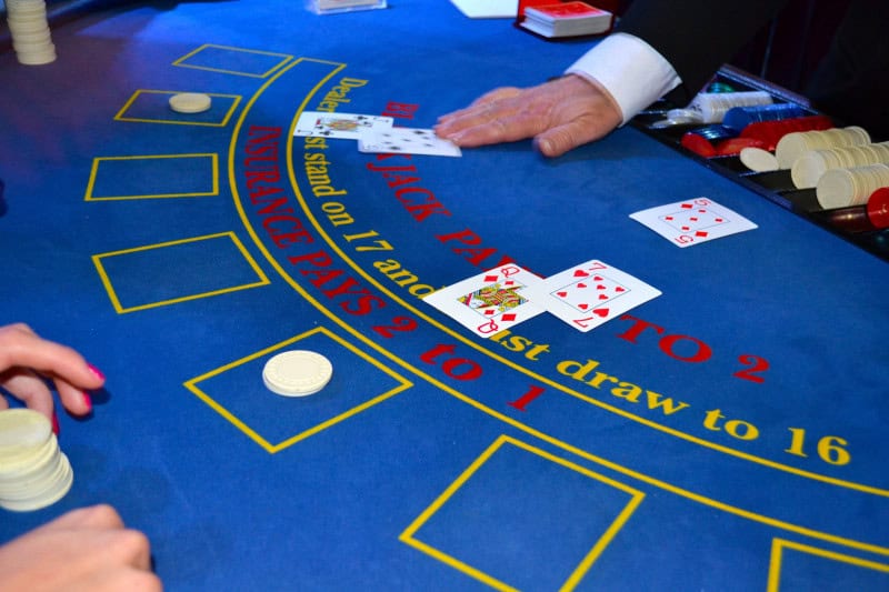 Cách chơi Blackjack để đảm bảo chiến thắng khi đặt cược